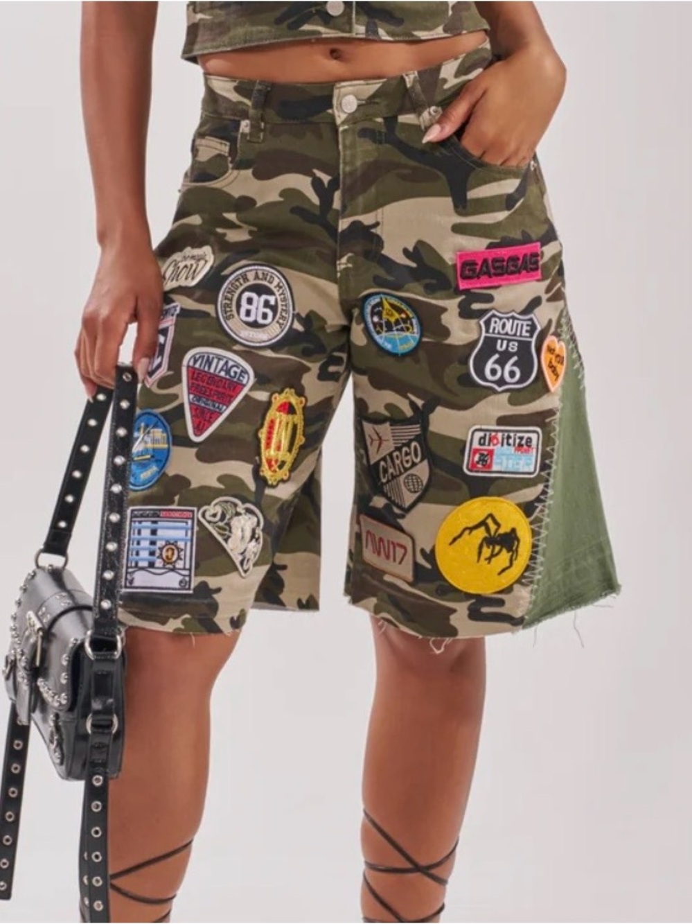 AKIRA camouflage patchwork wide leg Bermuda shorts medium.